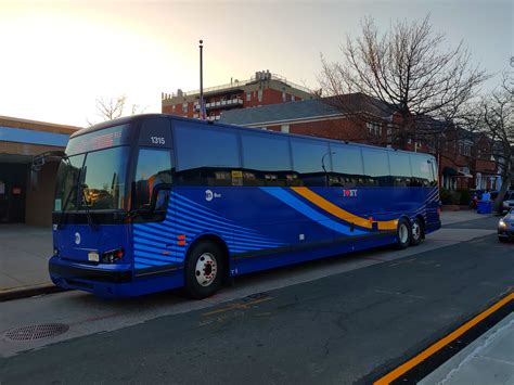 Onboard Prevost X3-45 1315 on the QM2 + Prevost X3-45 on QM4, QM5, QM20 ...