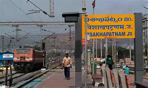 Vizag: DRI arrests Bangladeshi smuggler, seizes 3.98-kilo gold worth Rs ...