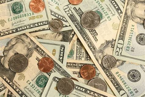 Money 20 Dollar Bills Pile 的图像结果