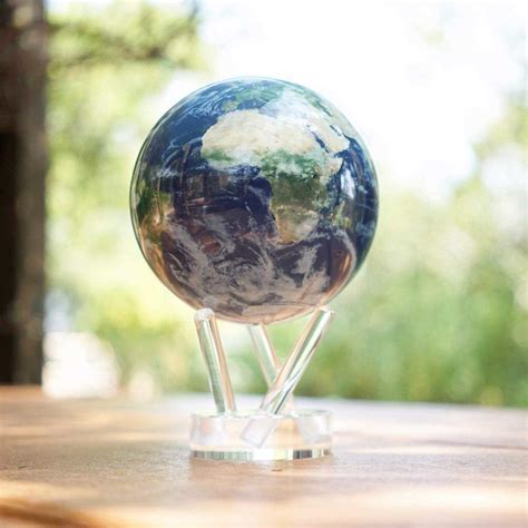 Solar Powered Globe 的图像结果