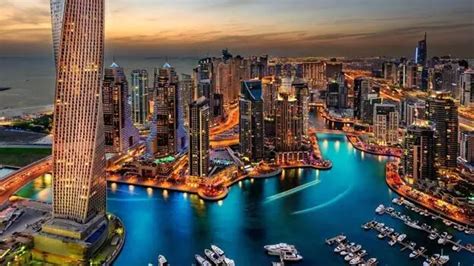 Happy news for expats; UAE announces three-day holidays for all ...