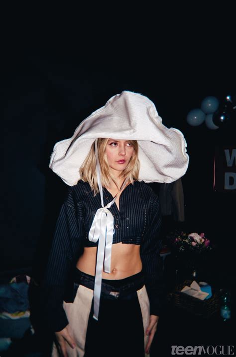 Dora Jar Gracie Abrams