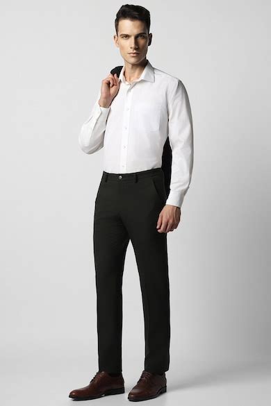 Buy Men Black Solid Slim Fit Trousers Online - 936405 | Van Heusen