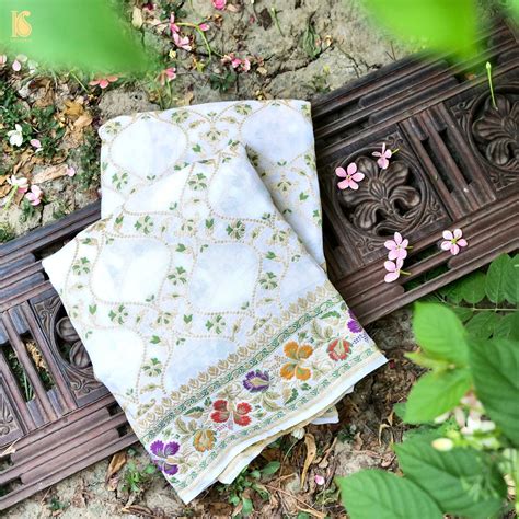 Dyeable Pure Georgette Banarasi Dahlia Border Saree – Khinkhwab
