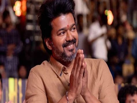 Thalapathy Vijay Net Worth সুপারস্টার থেকে জনপ্রিয় নেতা! তাঁর সভাতেই ...