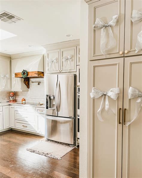 15+ Best Kitchen Christmas Rugs To Add Holiday Cheer to Your Home - No ...