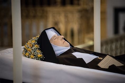 Be It Done Unto Me: The Legacy of Mother Angelica of the Annunciation ...