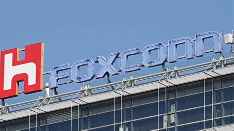 iPhone SOS! Foxconn Seen Risking 20% Sales Drop in Worst-Case Covid ...