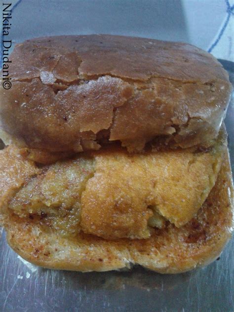 Jay Bhavani Vadapav, Shahibaug Review