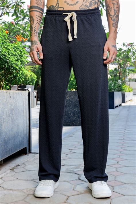 Black Textured Relaxed-Fit Mid-Rise Korean Pant – House of Koala