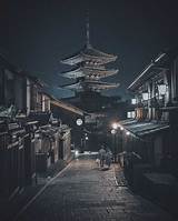 Sannenzaka Street view of Hokan-ji Temple (Yasaka Pagoda) | Explorest
