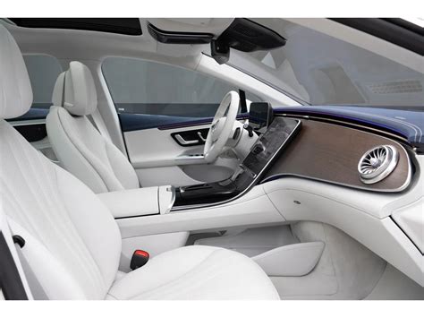 2025 Mercedes-Benz EQE Sedan: 47 Interior Photos | U.S. News