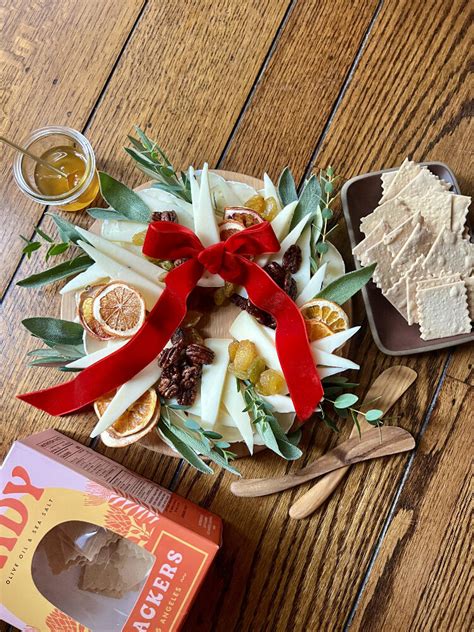 Edible Wreath Kits : California Cheese Wreath Kit