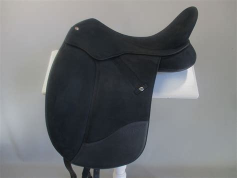 Wintec Isabell Dressage Saddle 17" | Saddle Central
