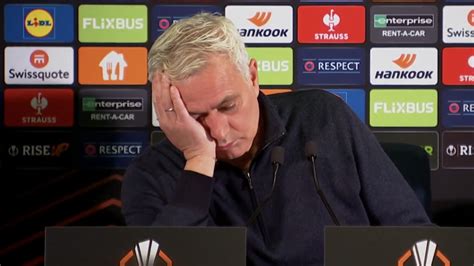 Watch José Mourinho pretending to sleep during reporter’s never-ending ...