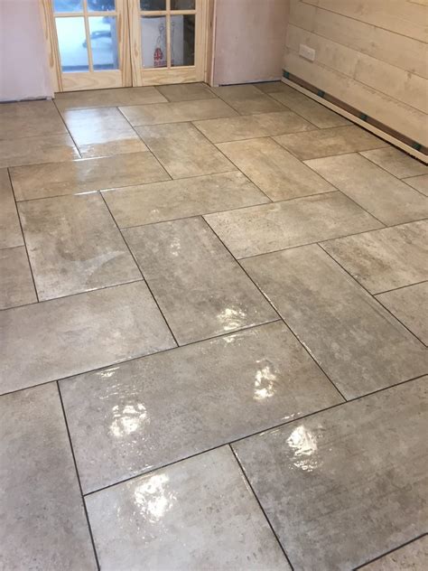 Large Format Tiles - D Scott and Sons Tiling Ltd.