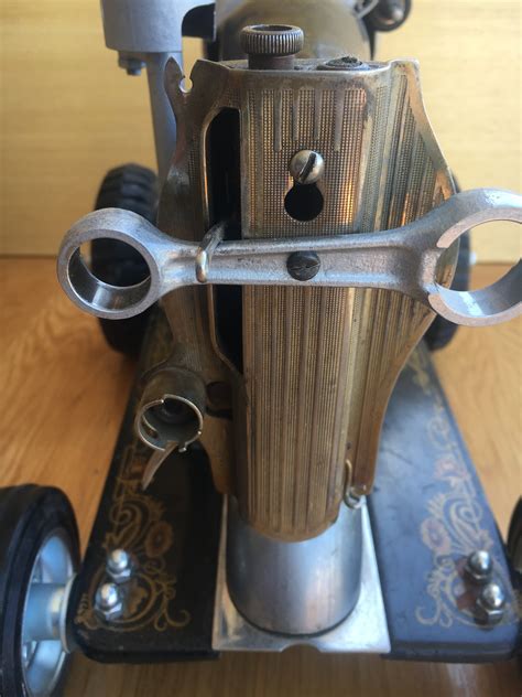 Sewing Machine Tractor 的图像结果