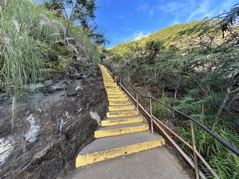 Hiking the Diamond Head Trail (Lēʻahi) in Waikīkī on Oʻahu — noahawaii