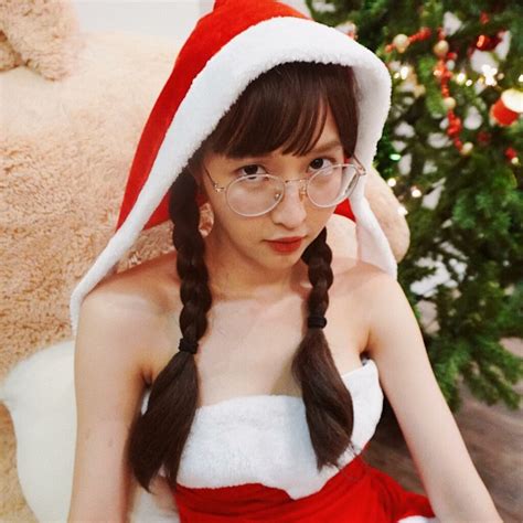 กวาง เดียร์ลอง ดาวเด่น โอนลี่แฟน พร้อมคอนเทนต์สุดปัง 18+