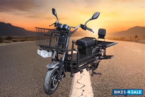 Dejavu Croco price, specs, mileage, colours, photos and reviews ...