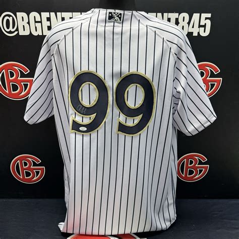 Aaron Judge Autographed Memorabilia | Signed Photo, Jersey ...