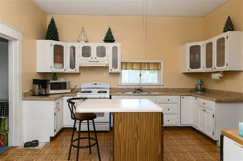 194 S. Elm St., Bunker Hill, Indiana 46914 — Dyer Homes