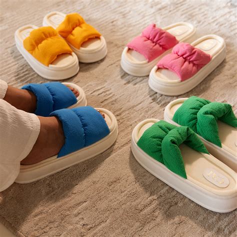Spongy Blue Slip On – The CAI Store