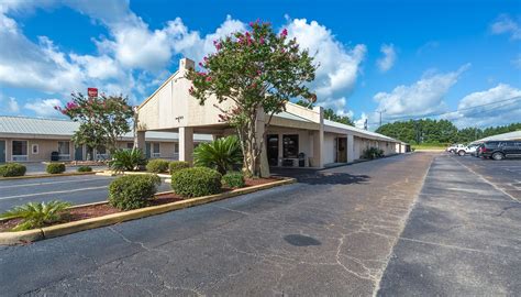 RODEWAY INN & SUITES (Brookhaven) - Hotel Reviews, Photos, Rate ...