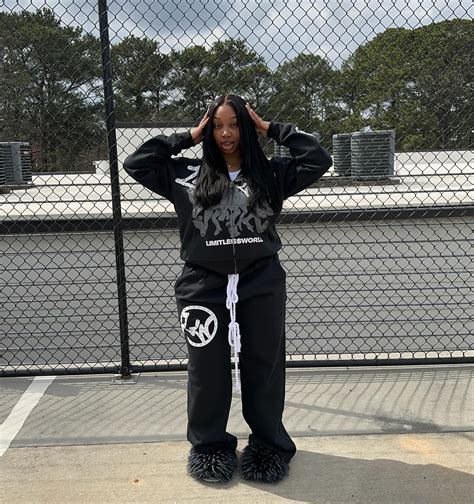 Kiaja Monae ᥫ᭡ | Fly shi only 📍 Set from @limitlessworldclothing._ | Instagram