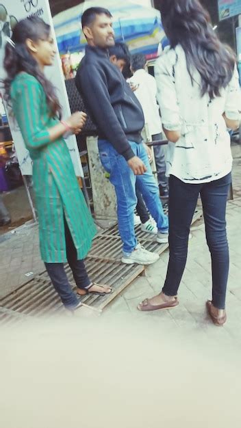 Group People Walking 的图像结果