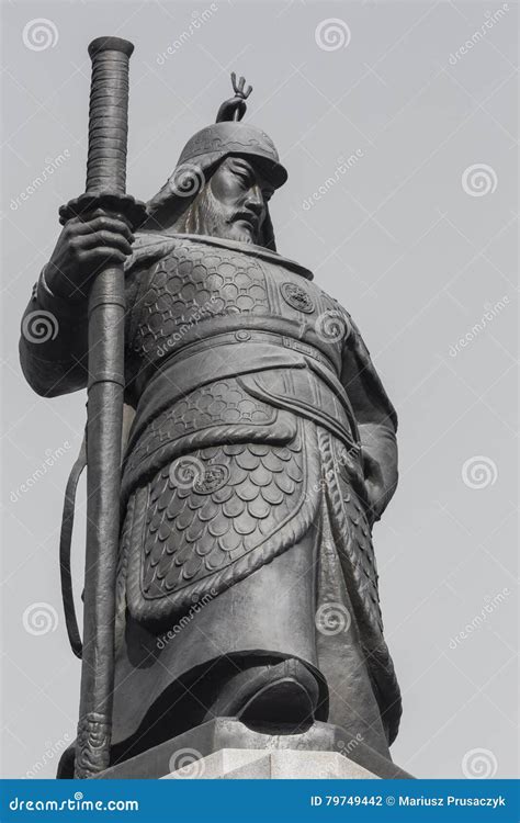 Statue of Admiral Yi Sunsin on Gwanghwamun Plaza in Seoul, South Stock Photo - Image of figure ...