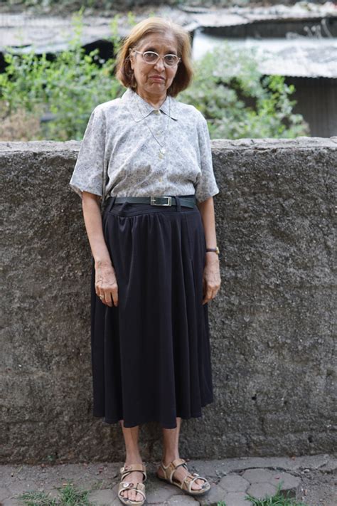 A photographer captures the uniqueness of the South Asian aunty