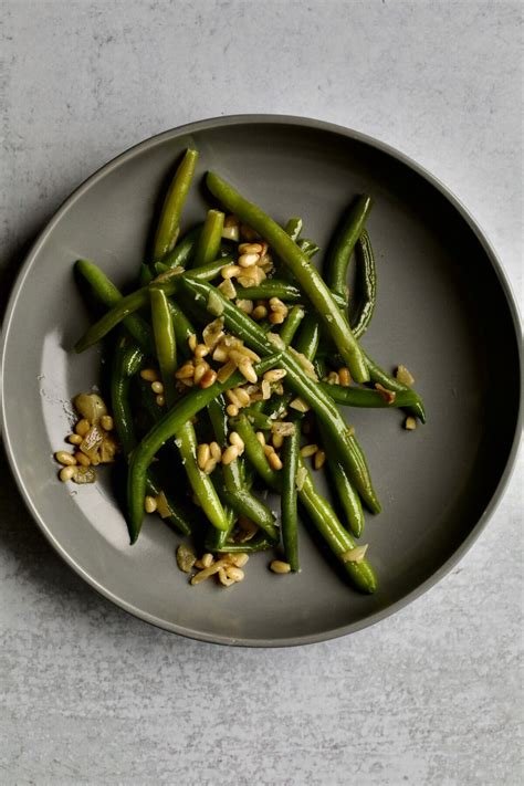 Sautéed Frozen Green Beans Recipe (Easy) - Cucina by Elena