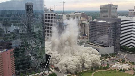 【看美国】911世贸大楼倒塌之谜（1）：火灾还是爆破？ - YouTube