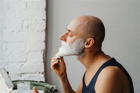 How To Prevent & Treat Razor Bumps | Cremo