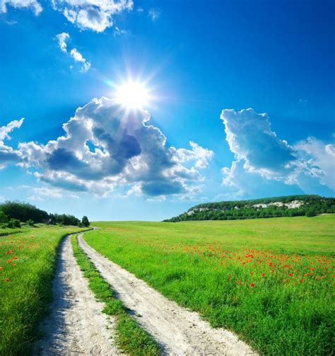 蓝天白云图片-阳光照耀下的蓝天白云素材-高清图片-摄影照片-寻图免费