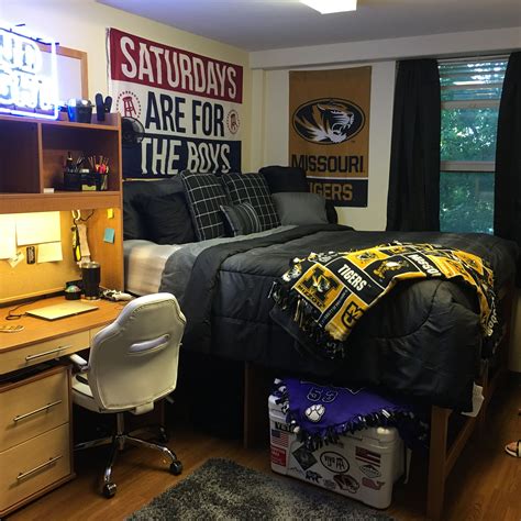 Stylish Dorm Room Ideas for Guys