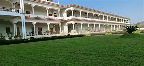 R.A.S. INSTITUTE OF PHARMAY , PIPARDIH, SADAR , MAU