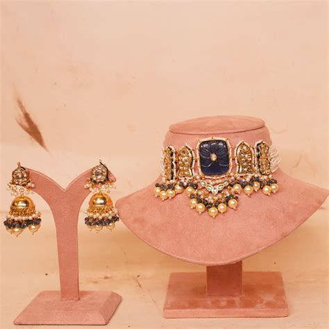 NYRA HANDMADE KUNDAN CHOKER SET