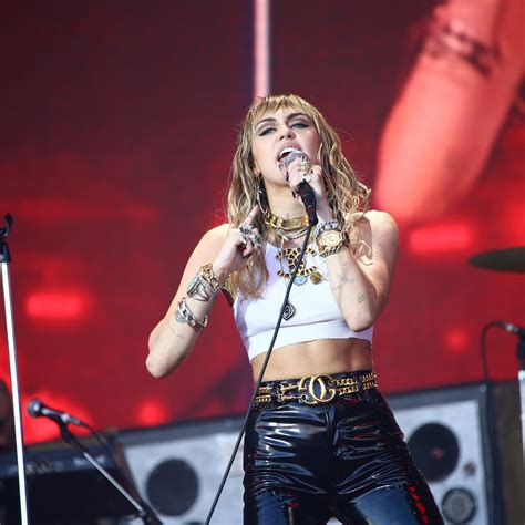 Miley Cyrus Flashes On Stage