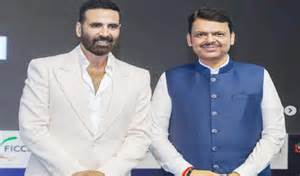 Akshay Kumar's Humorous Exchange with Maharashtra CM at FICCI Frames 2025