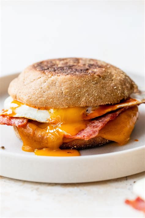 English Muffin Breakfast Sandwich - Recipe Chronicle