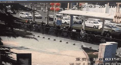 河北邯郸发生一起汽车冲撞人事件 伤亡情况不明 - 哔哩哔哩