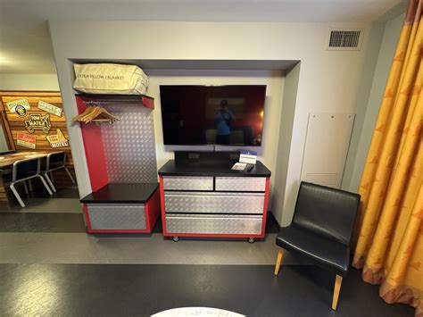 Art of Animation Cars 的图像结果