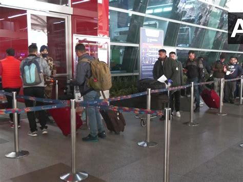'Welcome to Chaos': Meme Fest Sparked Over Congested Delhi Airport - 13 ...