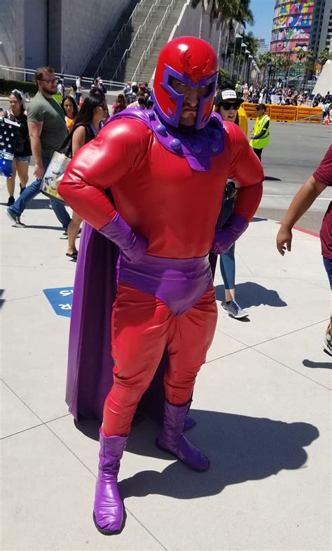 San Diego Comic-Con 2023 Cosplay Day 2 Images: Mandos, Indys & More