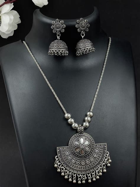 MEHR BRASS OXIDISED PENDANT JEWELLERY SET