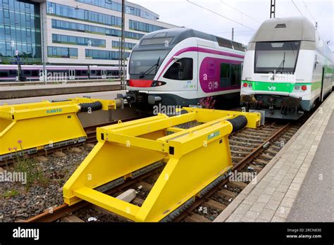 Local Long Distance Train 的图像结果