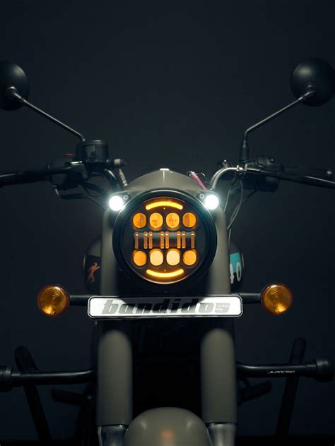 HEADLIGHT – Bandidos pitstop