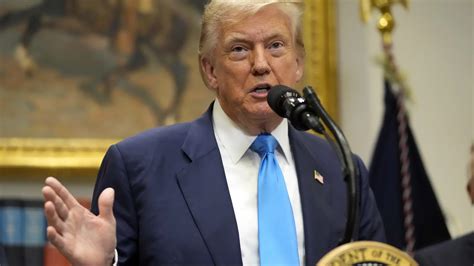 Trump amenaza con imponer un arancel del 35% a la UE si no invierte 600 ...